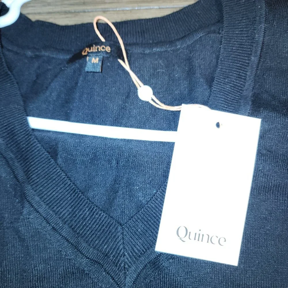 Quince Lightweight Cotton Cashmere V-Neck Sweater NWT Black Med - Picture 5 of 7
